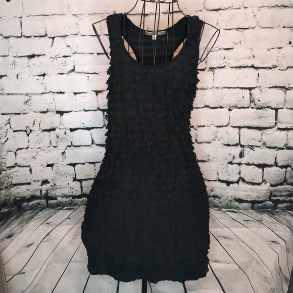 Dresses & Skirts - Ruffle dress